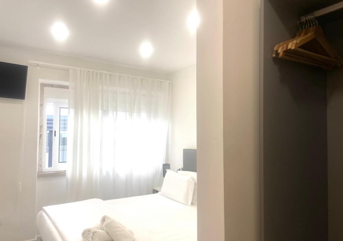 Alexandra Hostel *